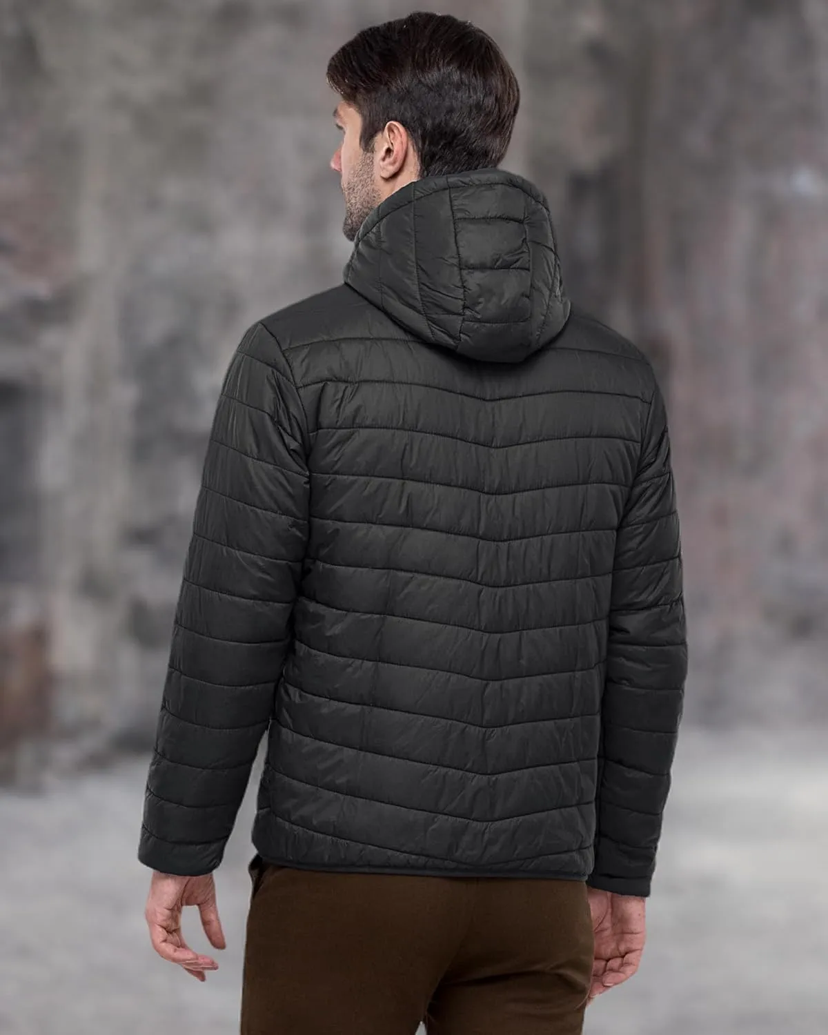 33,000ft Men's Lightweight Packable Insulated Puffer Winter Jacket with Hood, Water-Resistant Down Alternative Puffy Coat