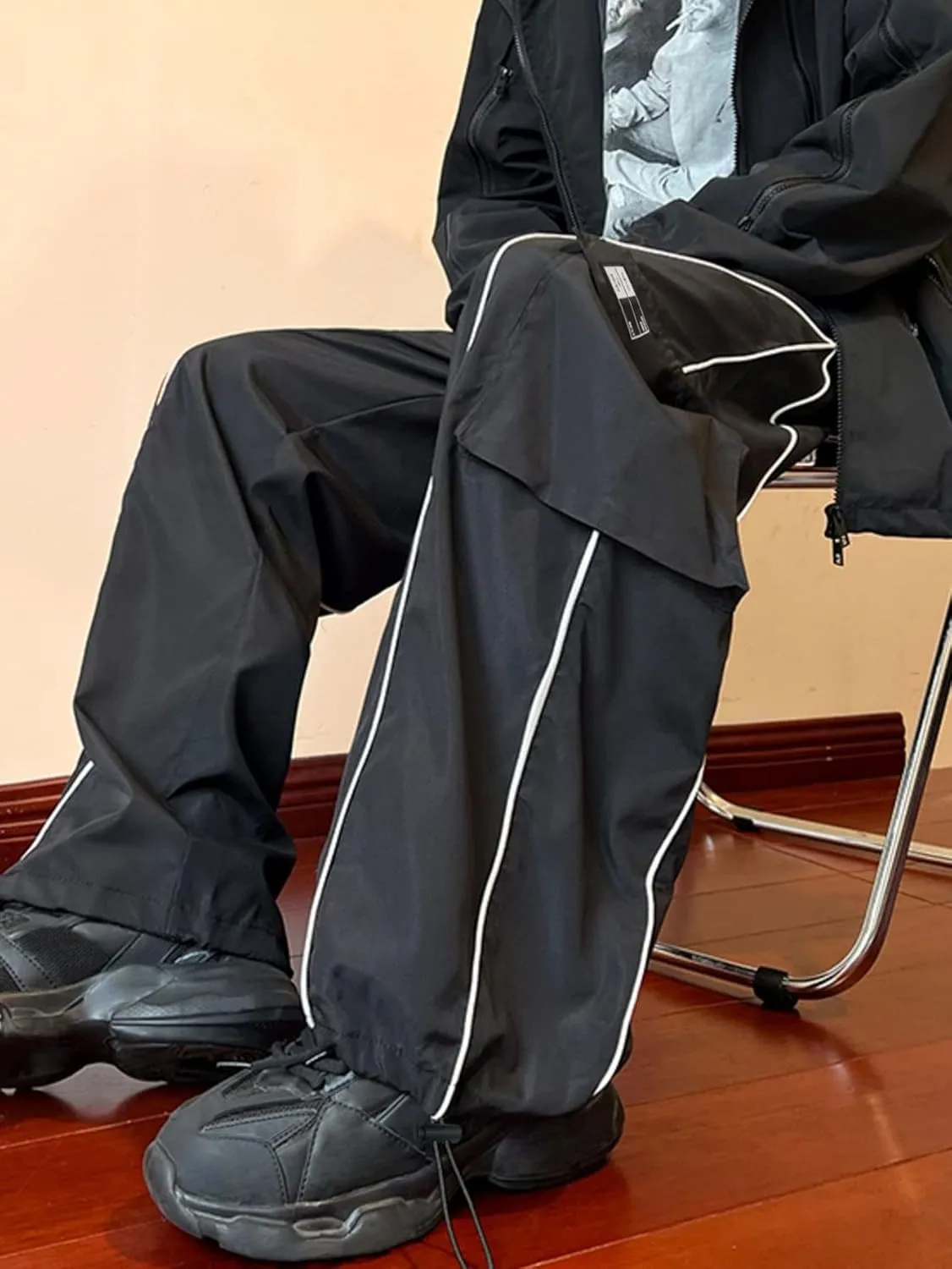 OYOANGLE Men's Cargo Track Pants Drawstring Elastic Waist Flap Pockets Hip Hop Baggy Harem Pants