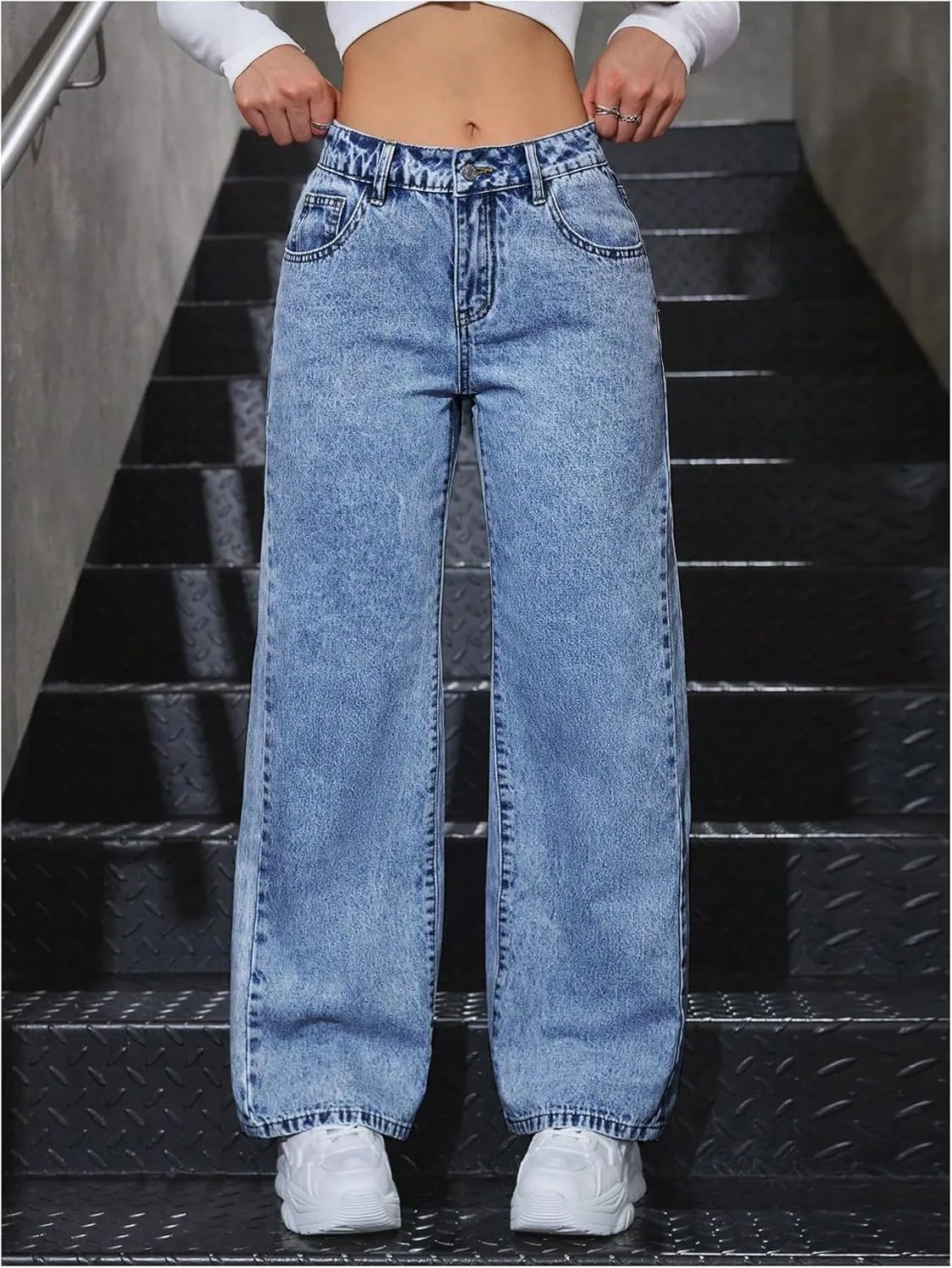 WDIRARA Women's Bow Embroidered Mid Rise Baggy Jeans Y2k Straight Leg Denim Pants with Pockets