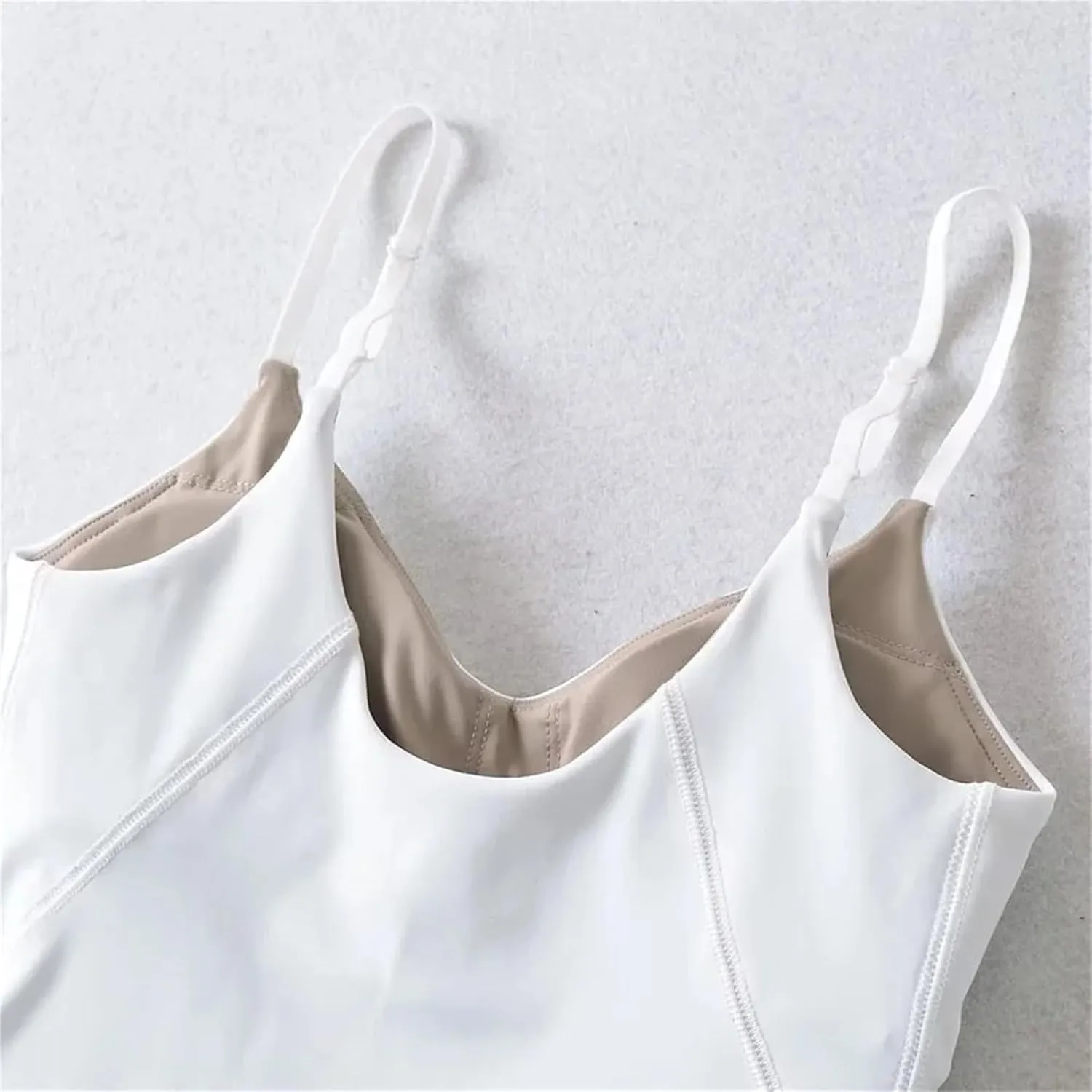 Women's V-Neck Spaghetti Strap Camisole Top Adjustable Straps Built-in Chest Pad Casual Tank Top