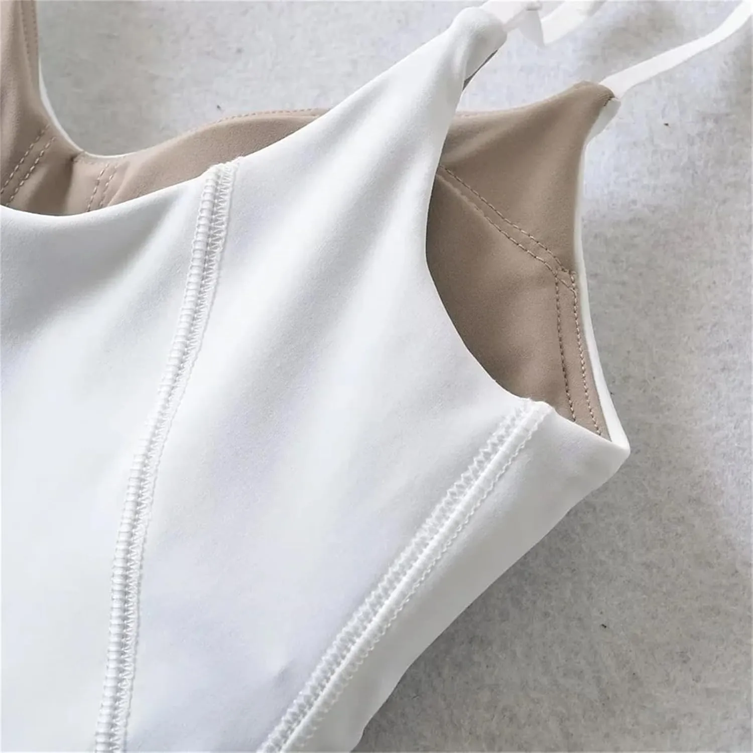 Women's V-Neck Spaghetti Strap Camisole Top Adjustable Straps Built-in Chest Pad Casual Tank Top